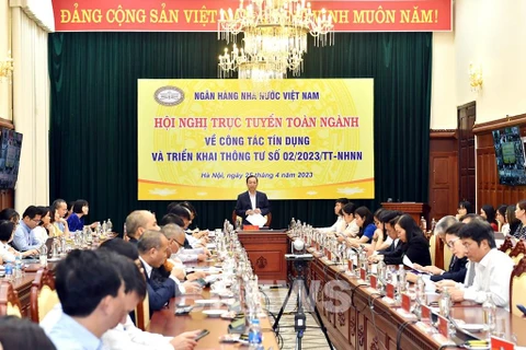Exigen reducir tasas de interés de bancos comerciales de Vietnam 