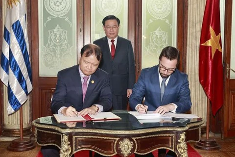 Fomentan Vietnam y Uruguay relaciones parlamentarias 