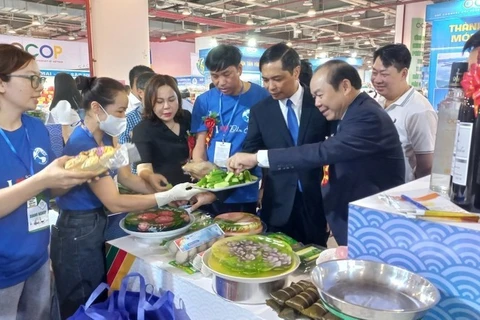 Continúa promoción de productos agrícolas locales de Vietnam