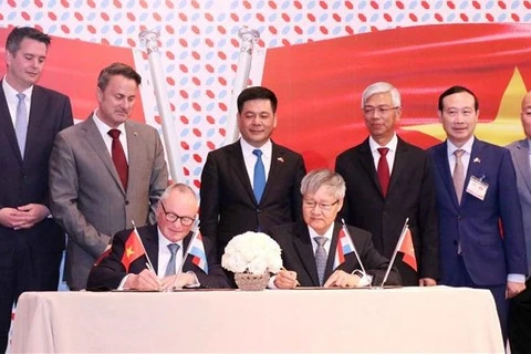 Vietnam y Luxemburgo promueven cooperación en comercio e inversión