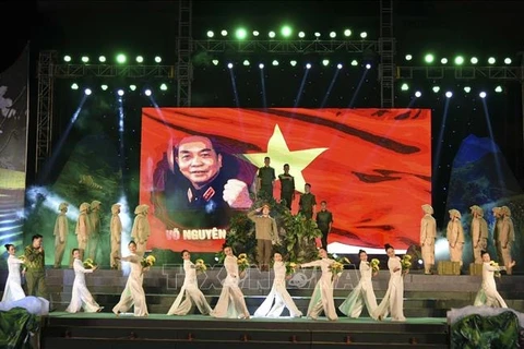 Programa artístico conmemora la victoria de Dien Bien Phu 