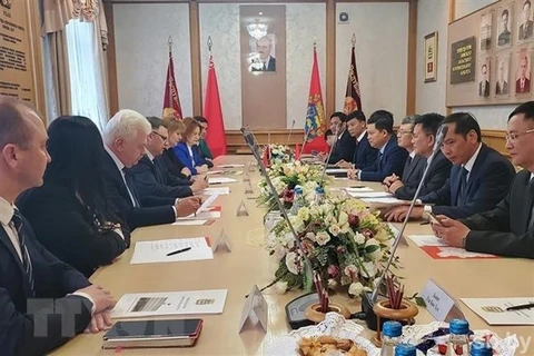 Belarús y Vietnam promueven cooperación provincial 