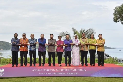Vietnam exhorta a promover solidaridad y unidad en la ASEAN