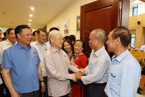 Máximo dirigente partidista se reúne con los votantes de Hanoi