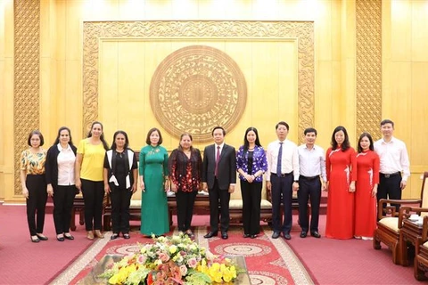 Dirigentes de Ninh Binh reciben a delegación de Federación de Mujeres Cubanas