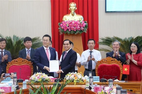 Urbes de Vietnam y Corea del Sur establecen cooperación para desarrollo