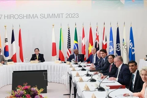 Premier asiste a sesión sobre la gestión de múltiples crisis de Cumbre del G7