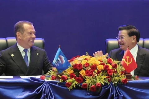 Dmitry Medvedev visita Laos