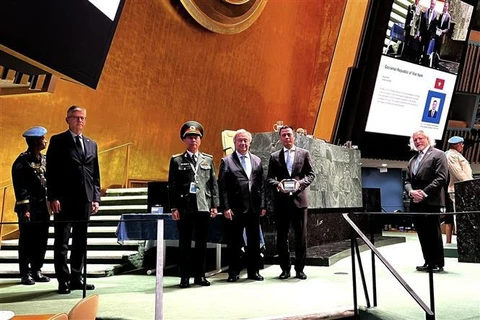Preside embajador de Vietnam acto en honor al personal de la paz de ONU
