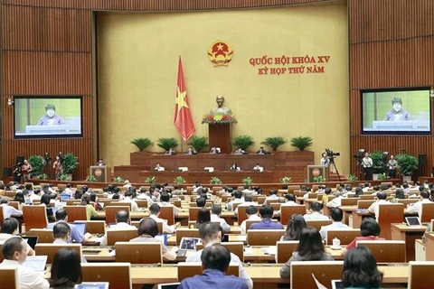 Legisladores vietnamitas abordan tema de gestión y uso de recursos antiCOVID-19