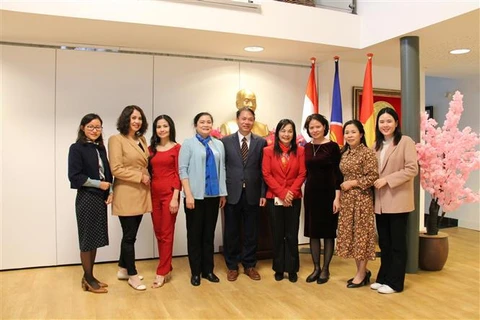 Buscan mejorar actividades de mujeres vietnamitas en los Países Bajos