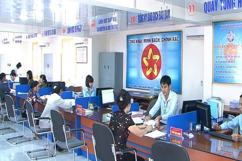 Vietnam trabaja por mejorar procedimientos administrativos y ambiente de negocios