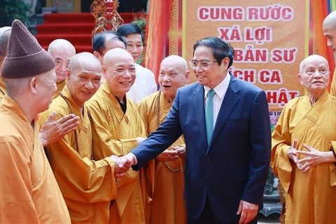 Premier vietnamita felicita a comunidad budista por el Vesak 2567