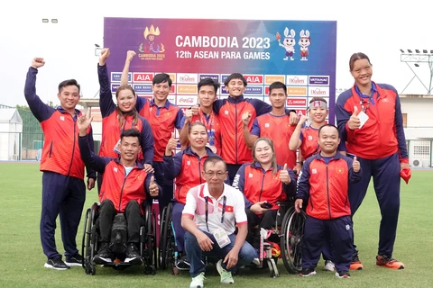 Equipos vietnamitas de natación y atletismo brillan en Juegos Paralímpicos regionales