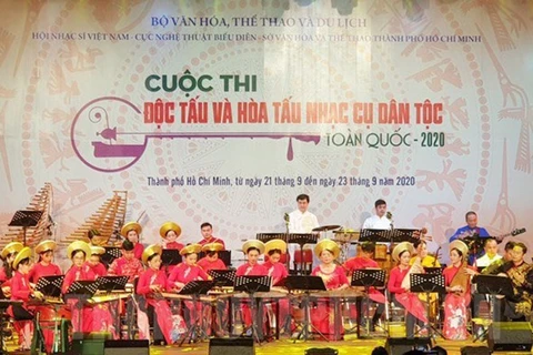 Efectúan en Vietnam concurso de solista y concierto de instrumentos tradicionales