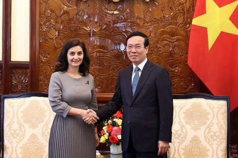 Presidente vietnamita recibe a saliente embajadora de Bulgaria 
