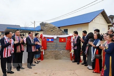 Vietnam apoya a Laos en desarrollo de infraestructura educativa