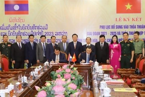 Promueven cooperación integral entre provincias de Vietnam y Laos 