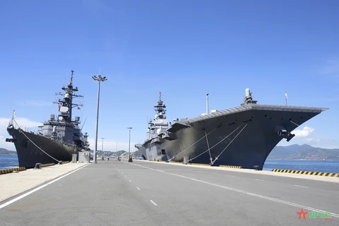 Destructores de fuerza de autodefensa marítima de Japón visitan Vietnam