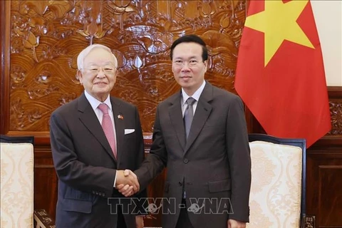 Presidente vietnamita recibe al titular de la Federación de Empresas de Corea del Sur