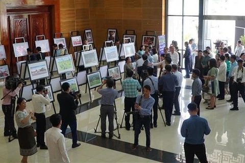 Inauguran exposición fotográfica sobre Patrimonios de Vietnam y Laos