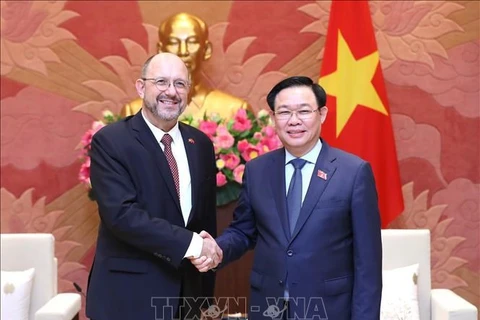 Visita de dirigente parlamentario suizo a Vietnam contribuye a fortalecer nexos bilaterales