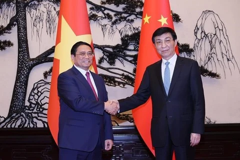 Premier vietnamita se reúne con titular del Comité Nacional de la Conferencia Consultiva Política del Pueblo Chino
