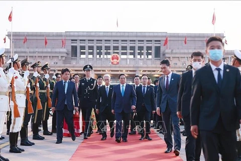 Premier vietnamita concluye con éxito visita oficial a China