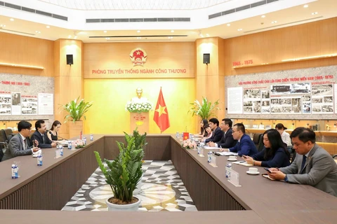 Promueven Vietnam y Chile coooperación en economía y comercio