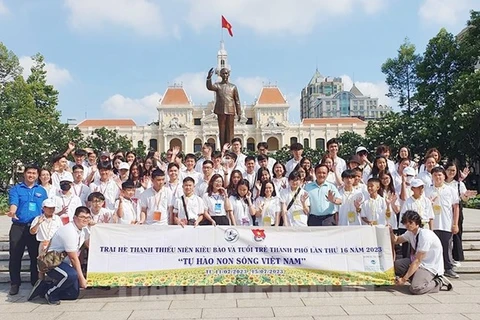 Abren campamento veraniego para jóvenes vietnamitas en ultramar y de Ciudad Ho Chi Minh