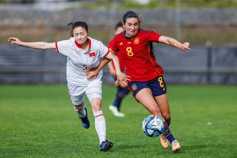 Fútbol femenino de Vietnam adquiere experiencias tras partido con España