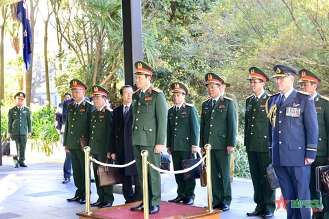 Vietnam y Nueva Zelanda por promover cooperación en defensa 