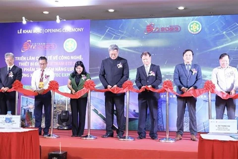 Inauguran XVI exposición internacional sobre tecnología eléctrica en Ciudad Ho Chi Minh