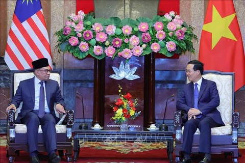 Presidente de Vietnam recibe al primer ministro de Malasia