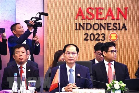 Experto tailandés aprecia contribuciones de Vietnam a ASEAN