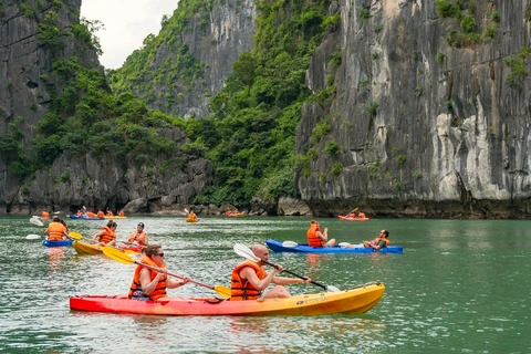 Vietnam recibe más de un millón de visitantes en julio de 2023