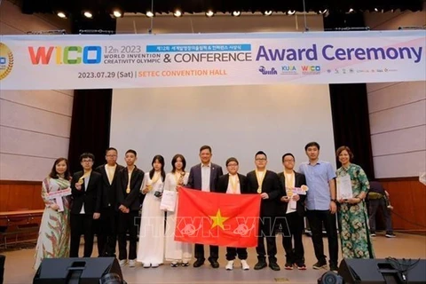 Alumnos de Hanoi ganan medallas doradas en Olimpiada Mundial de Creatividad e Invención