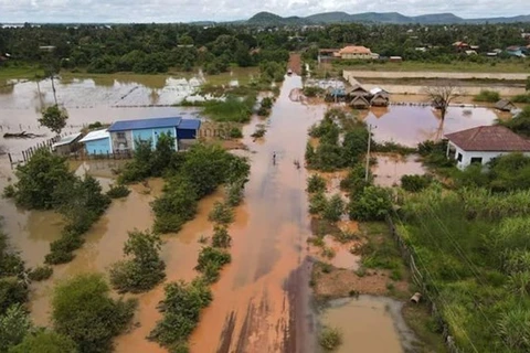 Camboya advierte sobre inundaciones por aumento del nivel del agua en el río Mekong