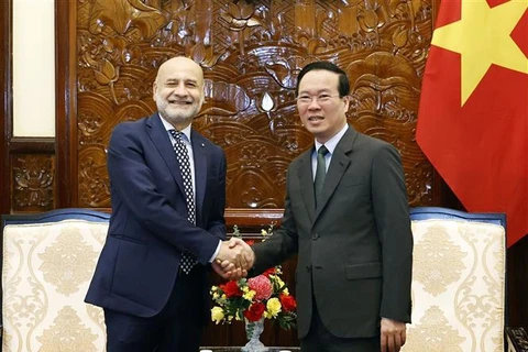 Presidente de Vietnam recibe al embajador italiano