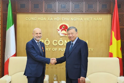 Vietnam e Italia cooperan en campo de aplicación de la ley