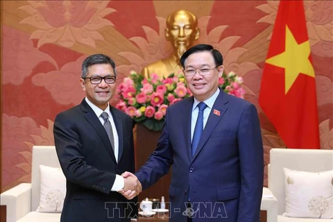 Alaban significado de visita oficial de titular del Parlamento vietnamita a Indonesia