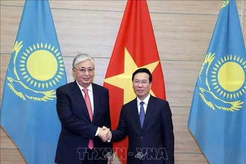 Presidente kazajo concluye exitosamente su visita oficial a Vietnam