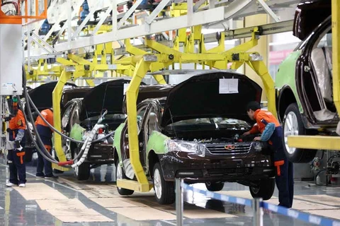 Emiten reglamento sobre certificación de seguridad técnica de autos importados