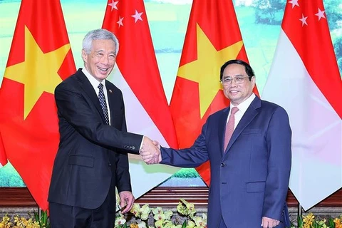 Premier vietnamita sostiene conversaciones con su par singapurense