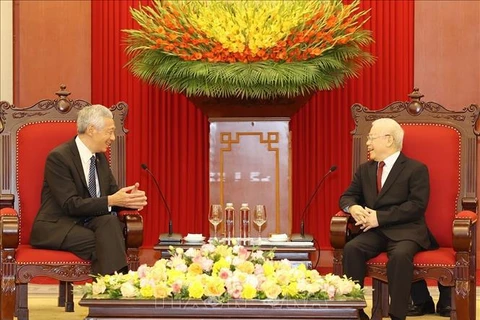 Máximo dirigente vietnamita recibe al primer ministro de Singapur
