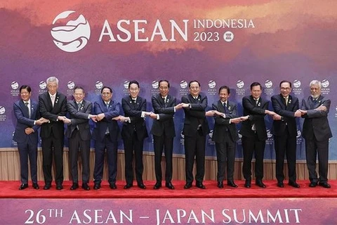 Premier vietnamita asiste a cumbres con China, Corea del Sur y Japón