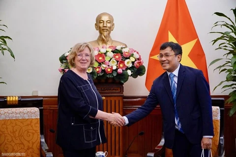 Aplauden contribución de parlamentarios franceses a la amistad Vietnam-Francia