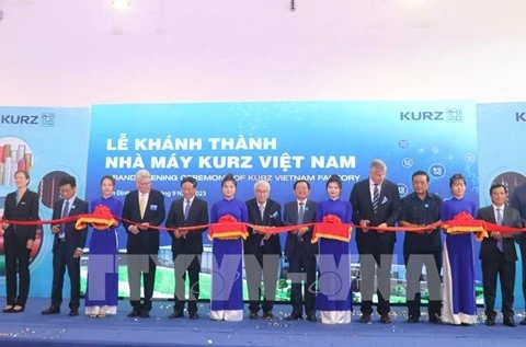 Inauguran fábrica de películas delgadas con inversión alemana en Binh Dinh