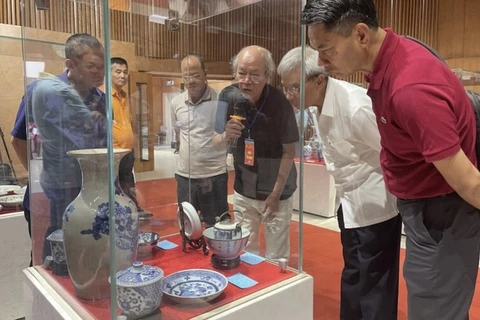 Celebran en provincia vietnamita exposición de antigüedades