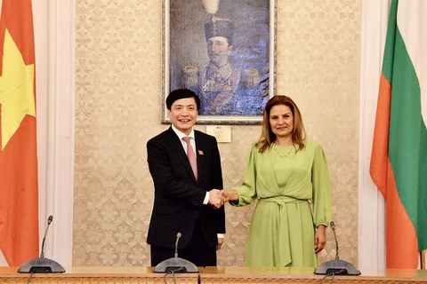Oficinas parlamentarias de Vietnam y Bulgaria firmarán memorando de cooperación